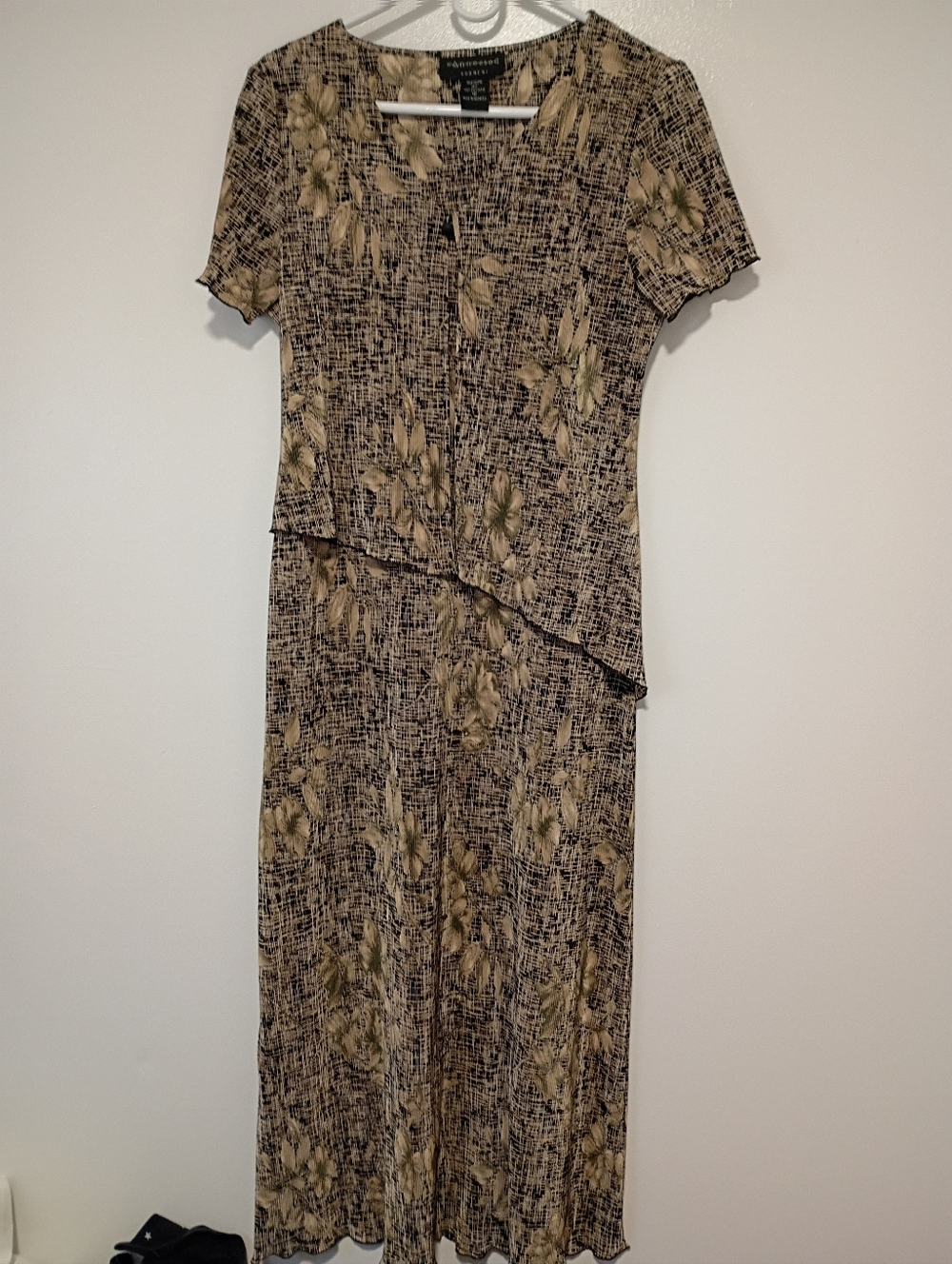 Connected Womens Size 10 Short Sleeve Stretchy Long Dress
